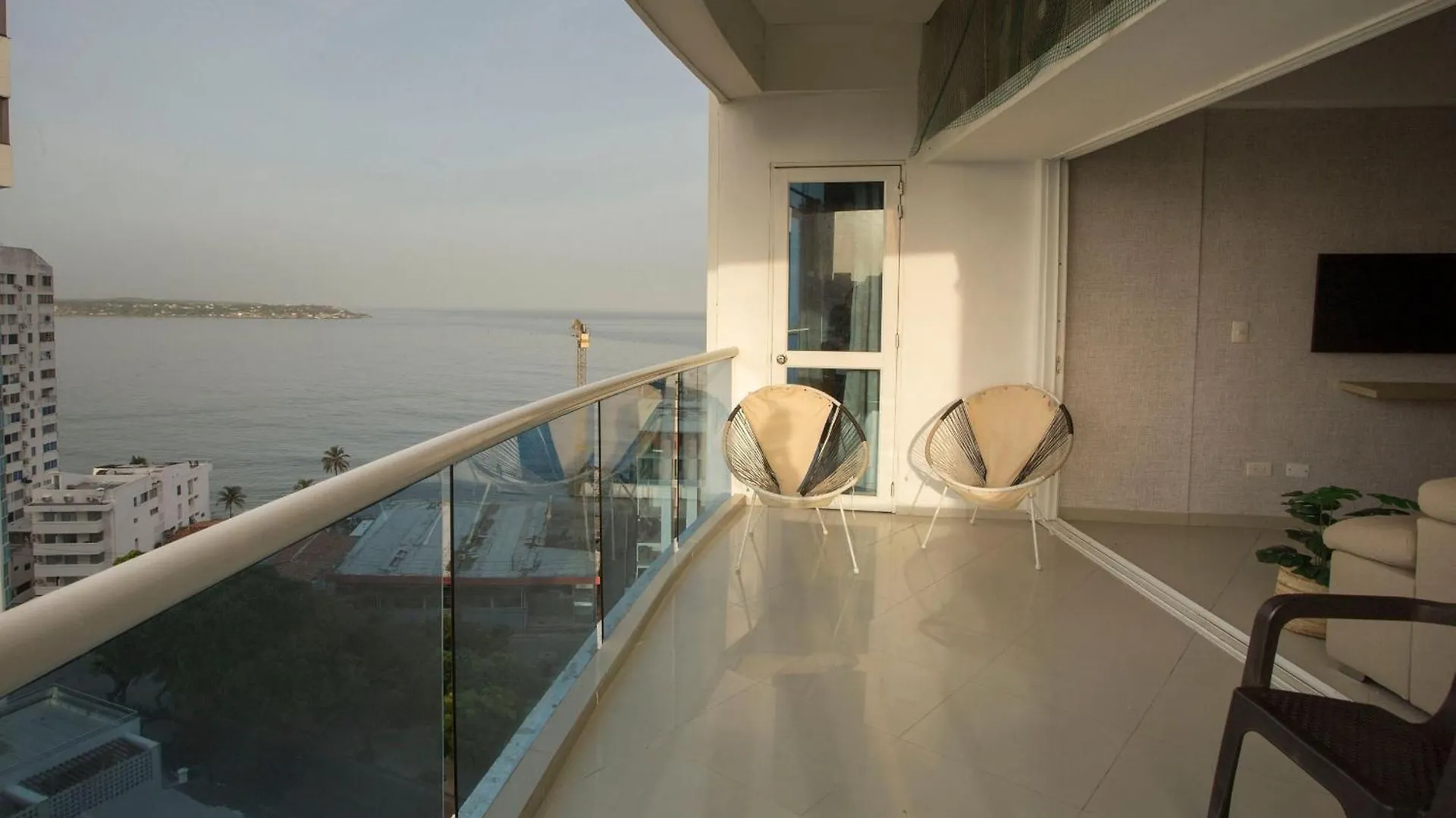 Un Espacio Sofisticado En Medio De El Laguito Edificio Poseidon Del Caribe Cartagena
